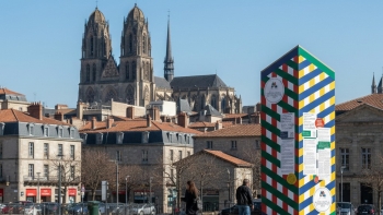 http://vincentpouydesseau.com/files/gimgs/th-78_pouydesseau-vincent-clermont-capitale-europeenne-2028-1.jpg